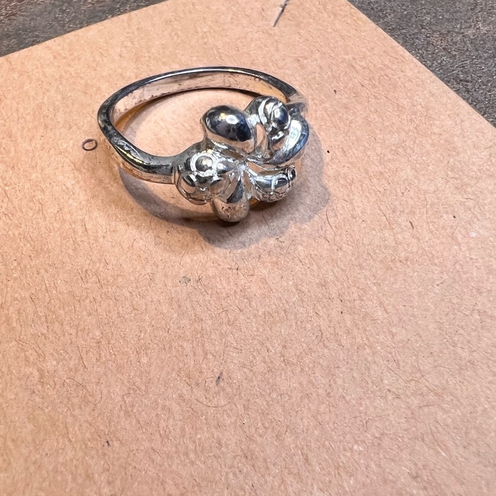 Flower ring